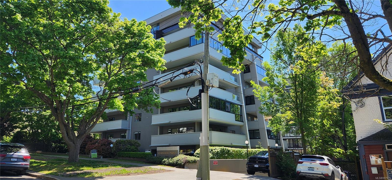 Property Photo: 819 Burdett Ave 501 BC V8W 1B3