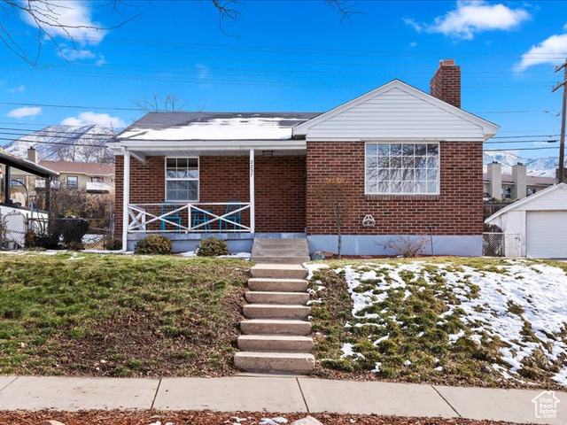 Property Photo: 2237 S Broadmoor St E UT 84109