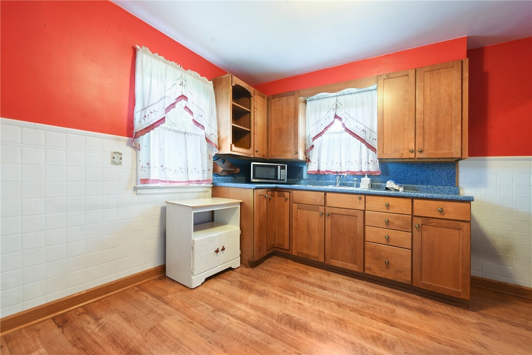 Property Photo: 1819 Grant Street PA 15001