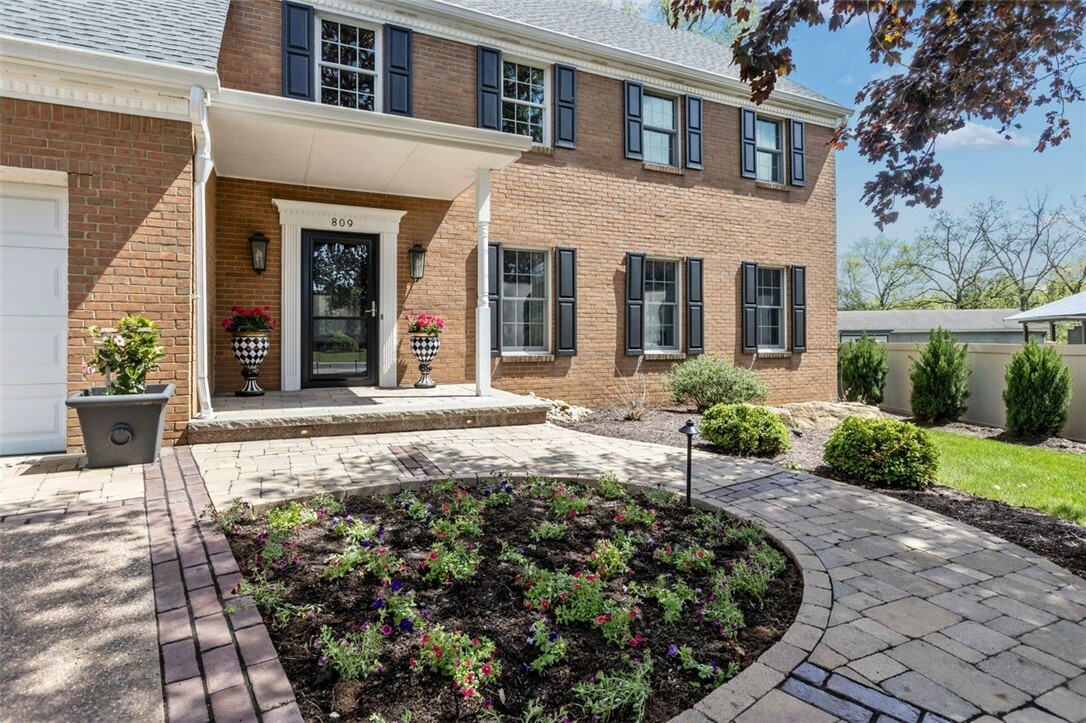 Property Photo: 809 Timber Trail PA 15071