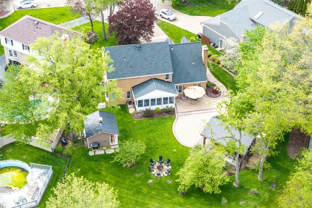 Property Photo: 809 Timber Trail PA 15071