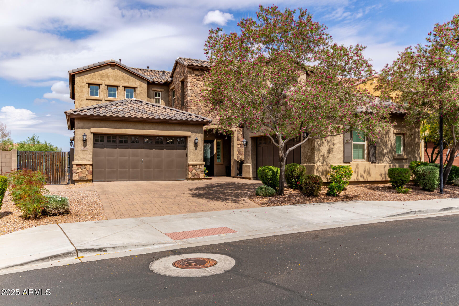Property Photo: 23126 N 45th Place AZ 85050