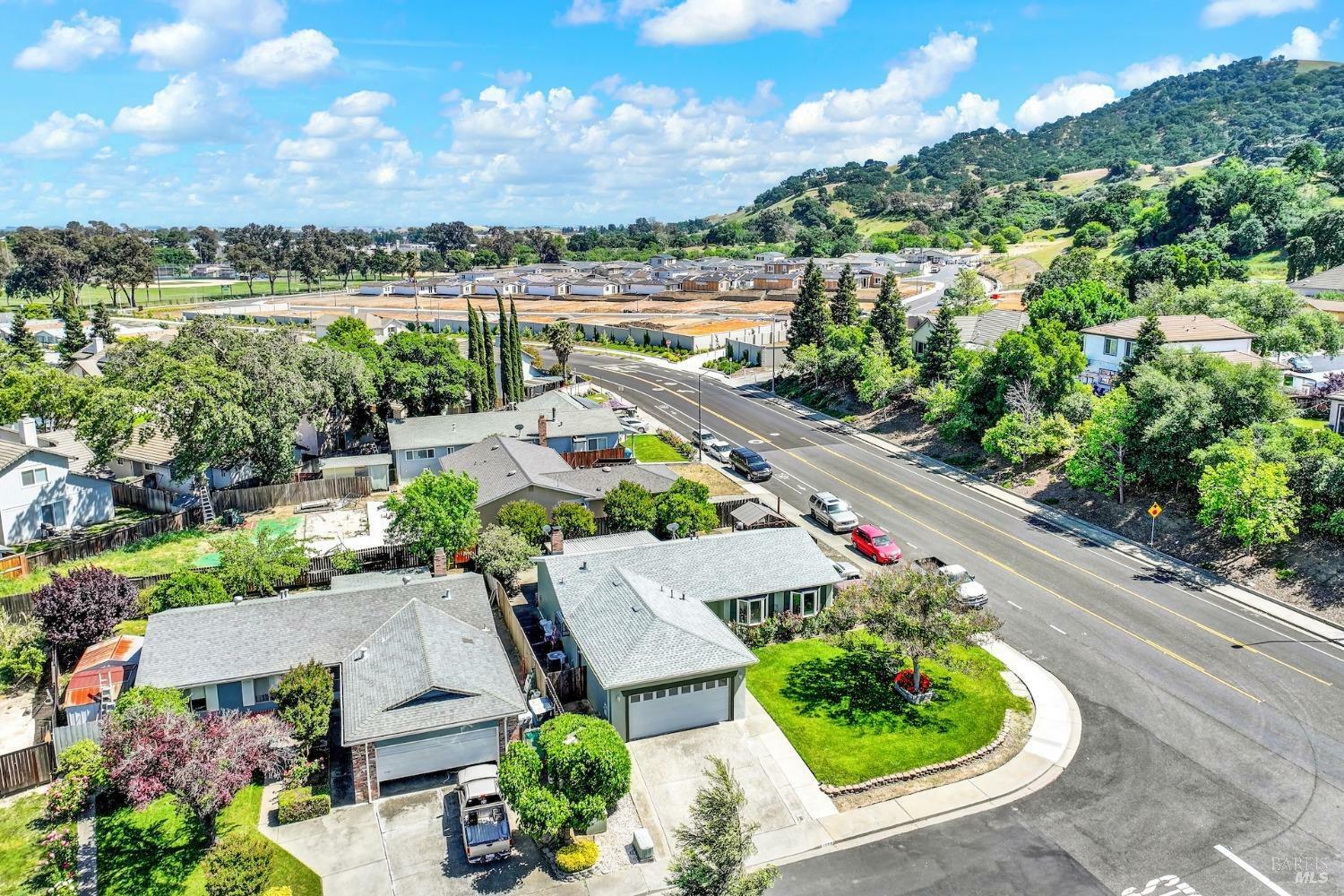 Property Photo: 1199 Creekside Drive CA 95687