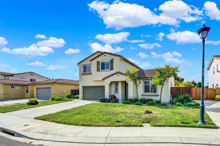 Property Photo:  212 Via Del Sol  CA 95687 