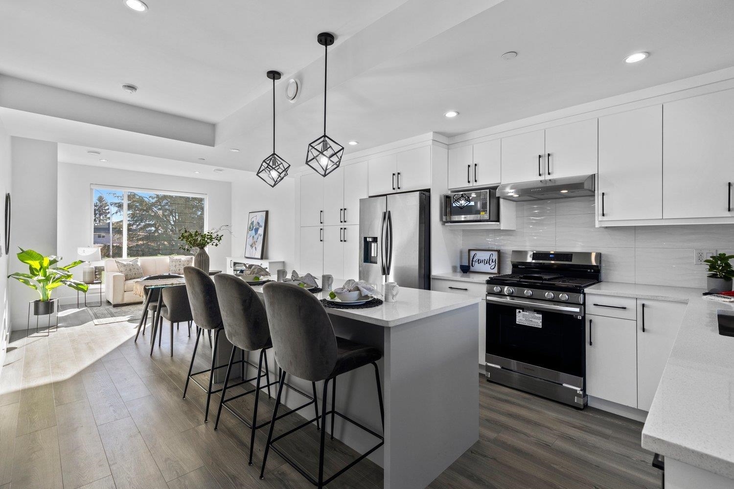Property Photo: 9603 Broadway Street 6 BC V2P 5T7