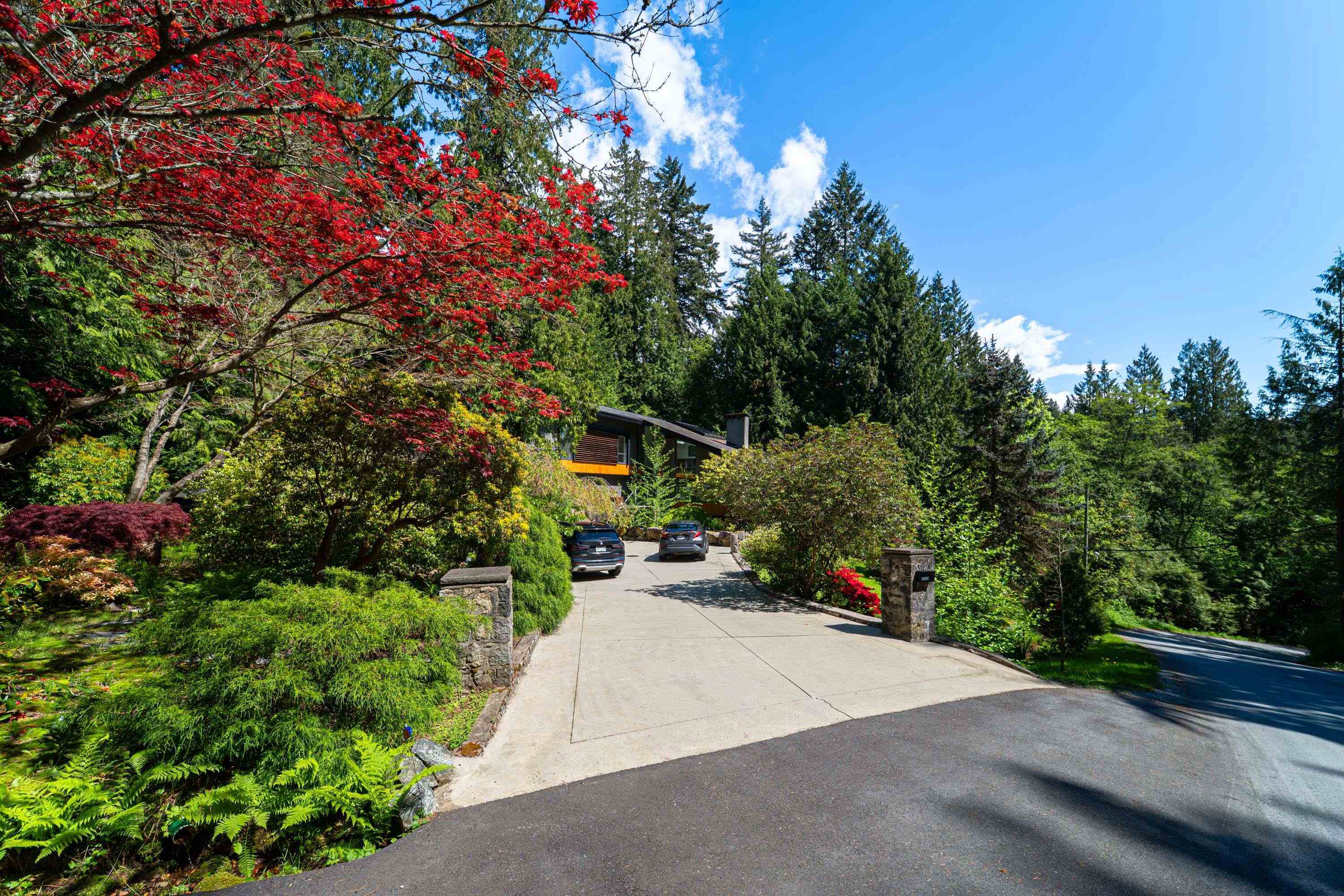 Property Photo: 3985 Bayridge Avenue BC V7V 3J6