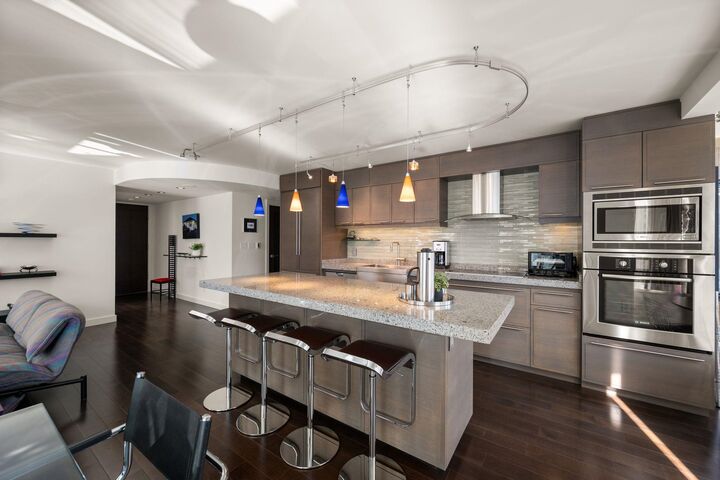 Property Photo: 717 Jervis Street 602 BC V6E 4L5