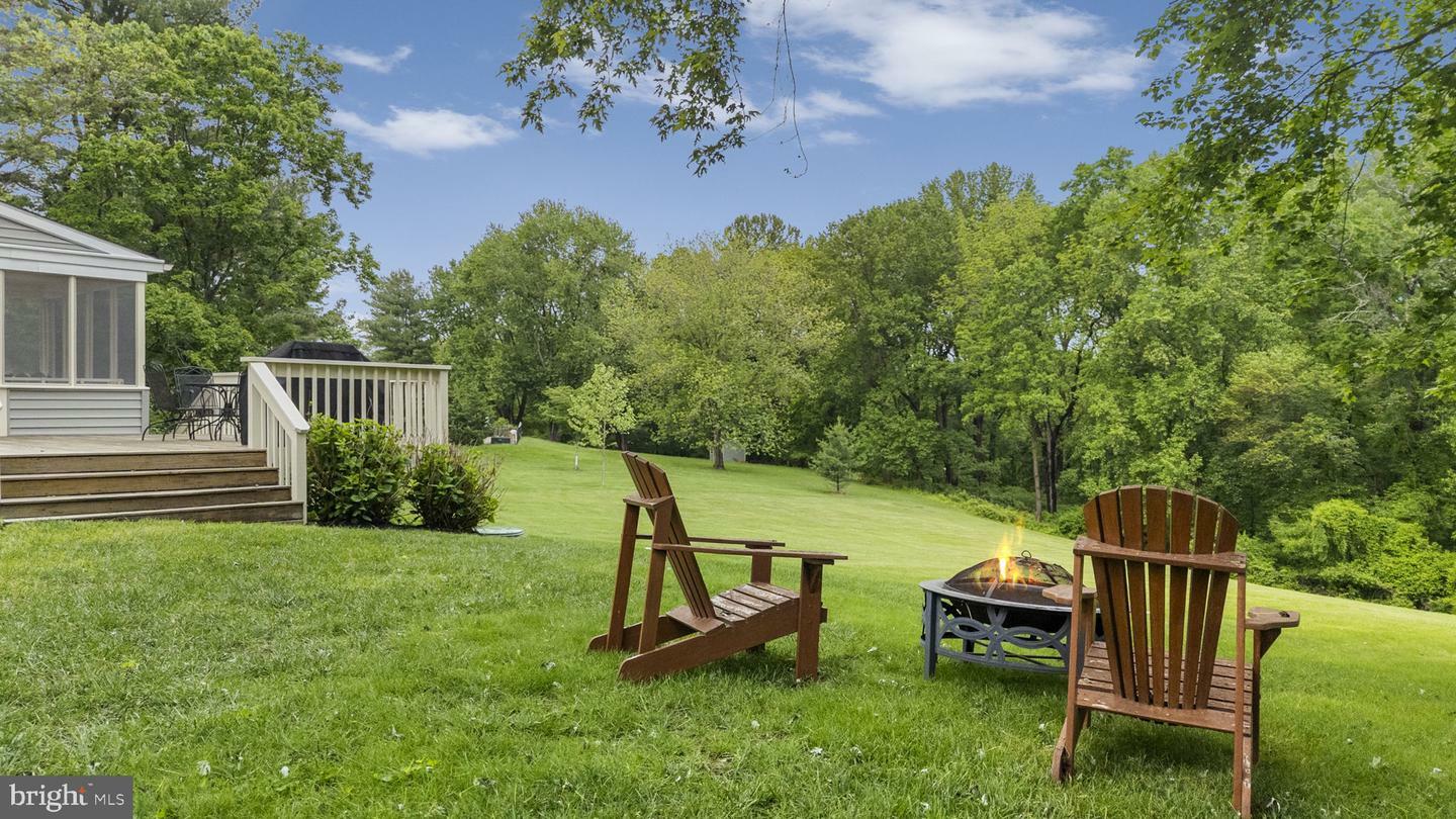 Property Photo: 909 Greene Countrie Drive PA 19380