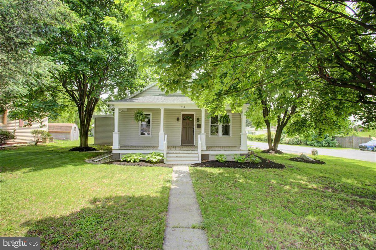 Property Photo: 614 Hollywell Avenue PA 17201