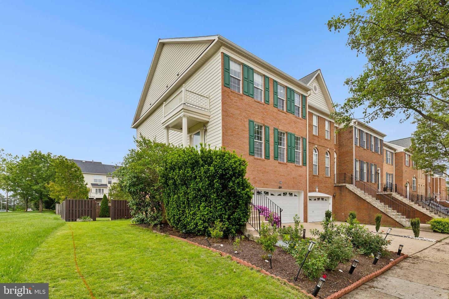 Property Photo: 25488 Crossfield Drive VA 20152