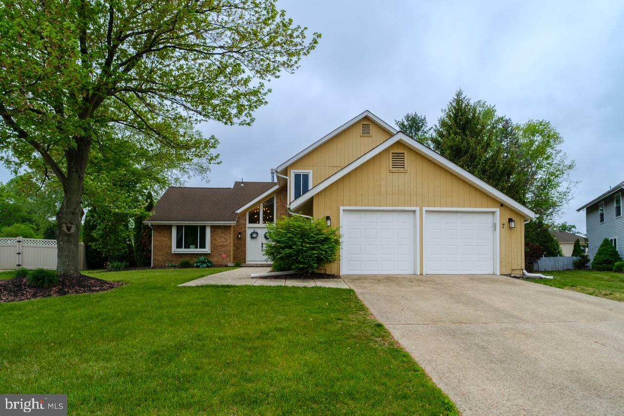 Property Photo: 7 Knoll Court NJ 08080