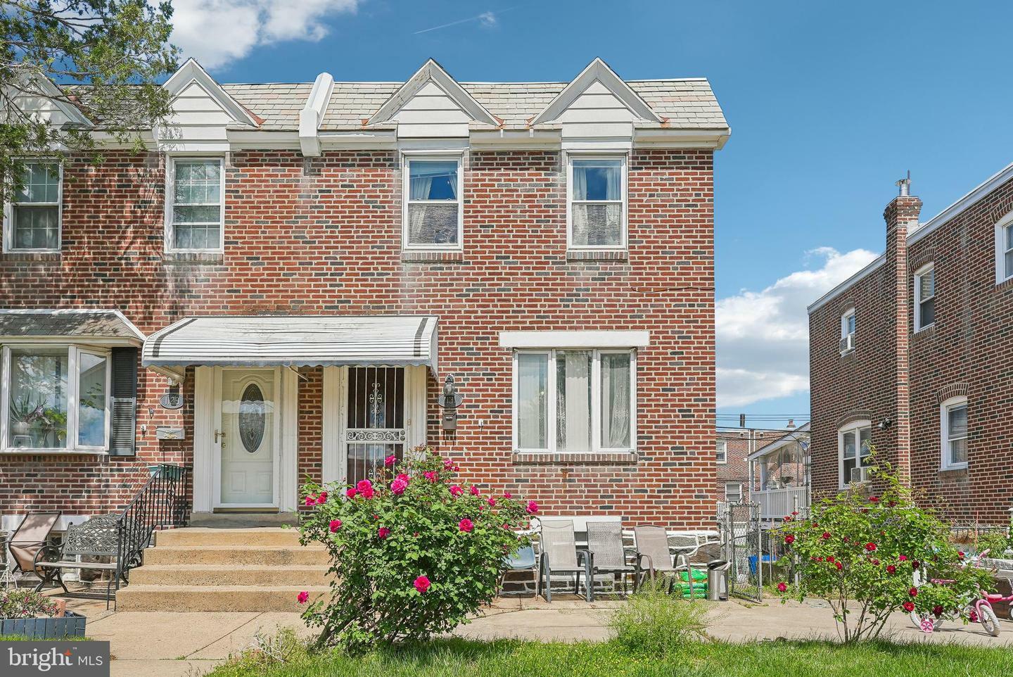 Property Photo: 1131 Fanshawe Street PA 19111