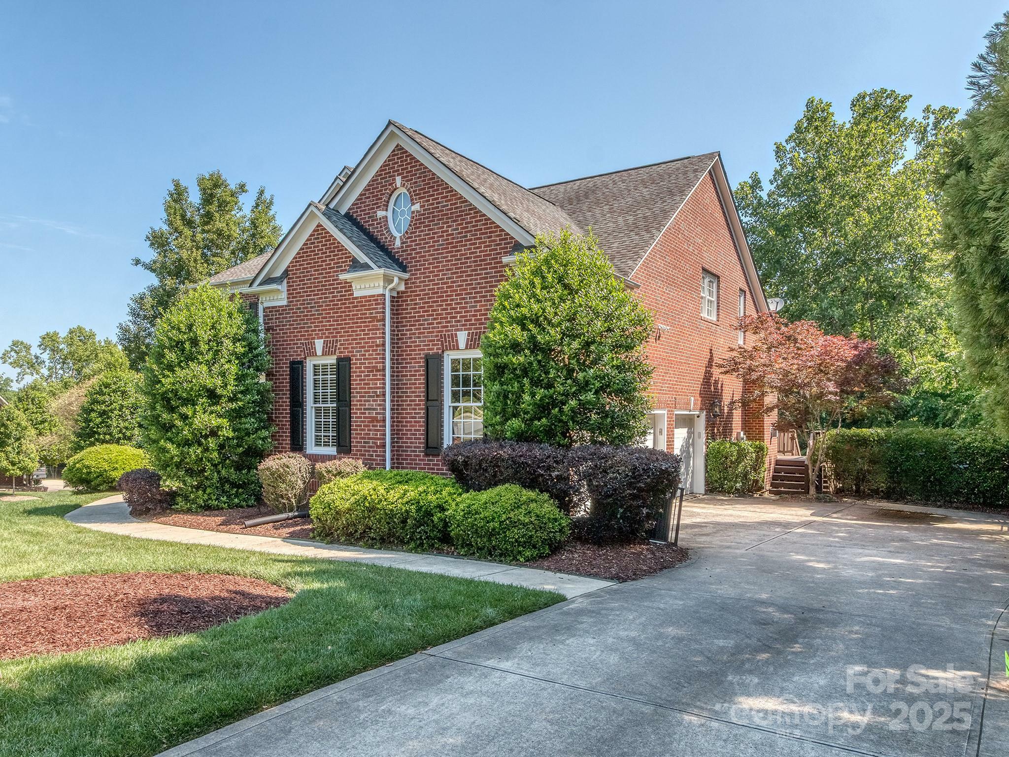 Property Photo: 2301 Keara Way NC 28270