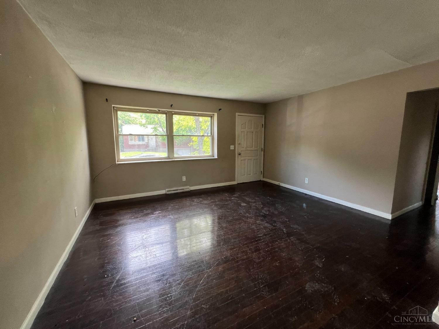 Property Photo: 3025 Aquadale Lane OH 45211