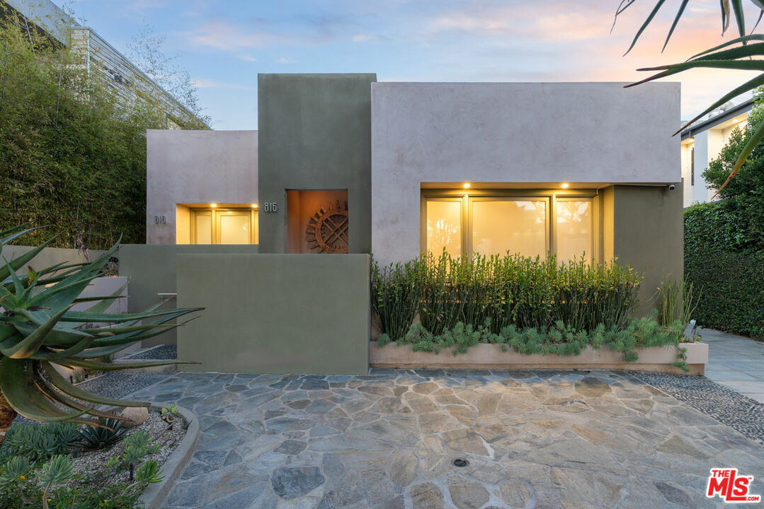 Property Photo: 816 N La Jolla Ave CA 90046