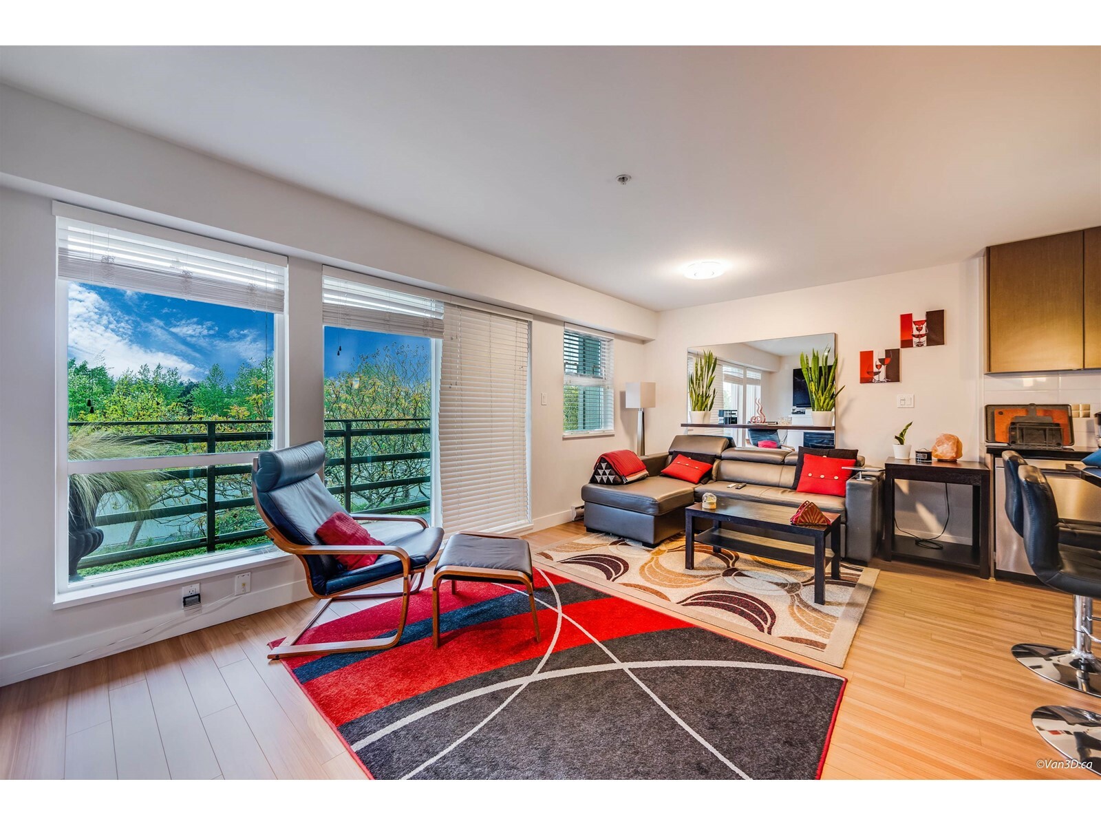 Property Photo:  15735 Croydon 313  BC V3Z 2L5 