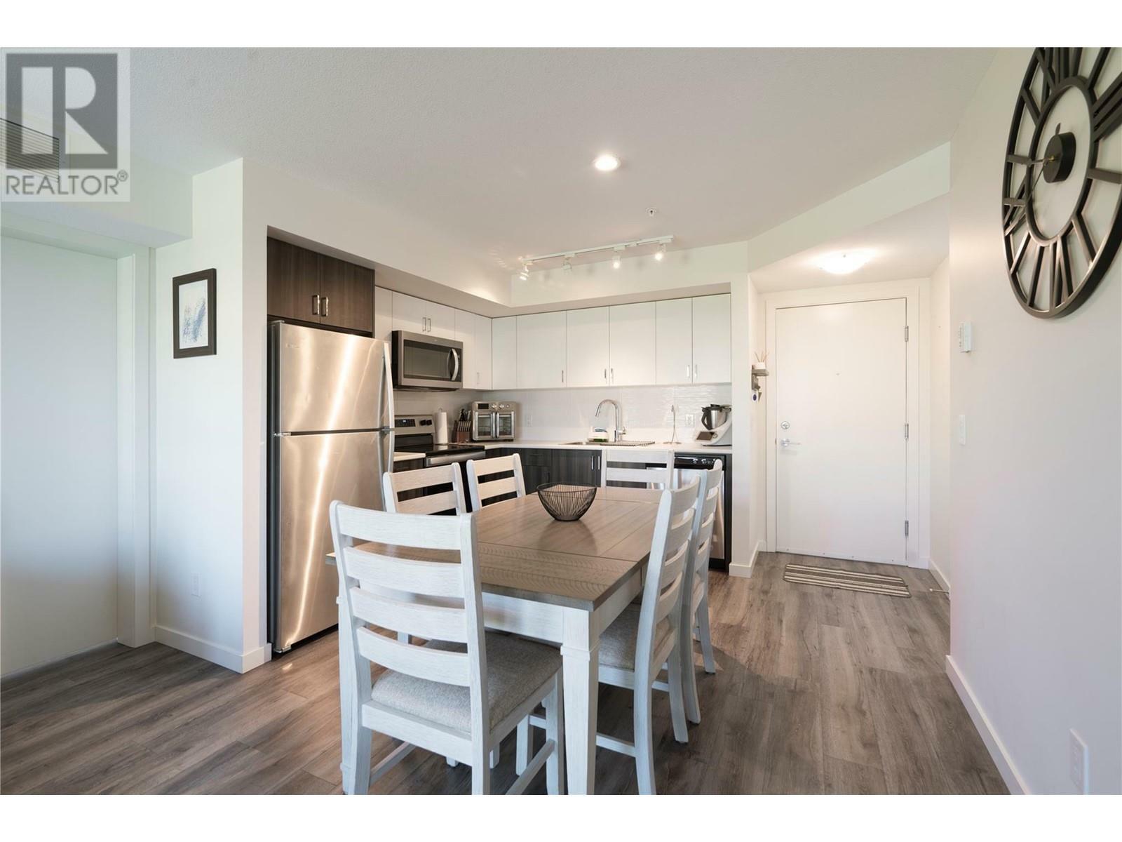 Property Photo: 625 Academy Way 210 BC V1V 0E3