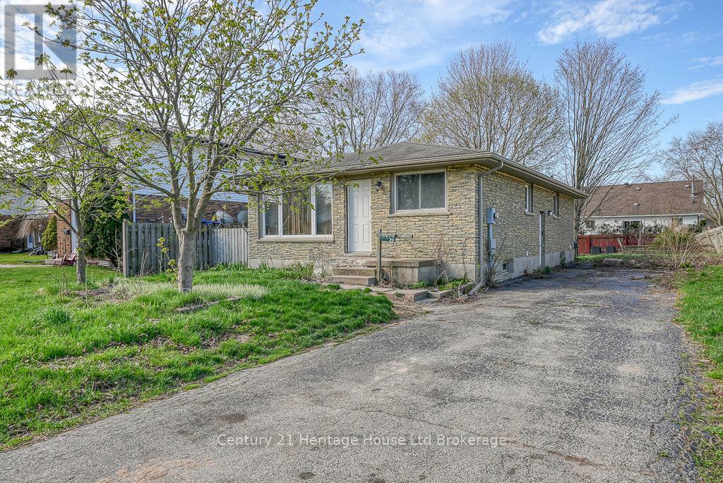 29 Devonshire Avenue  Tillsonburg ON N4G 4K7 photo