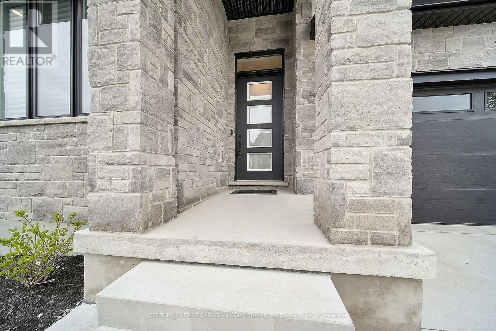 Property Photo: 6990 Clayton Walk 45 ON N6P 0B2