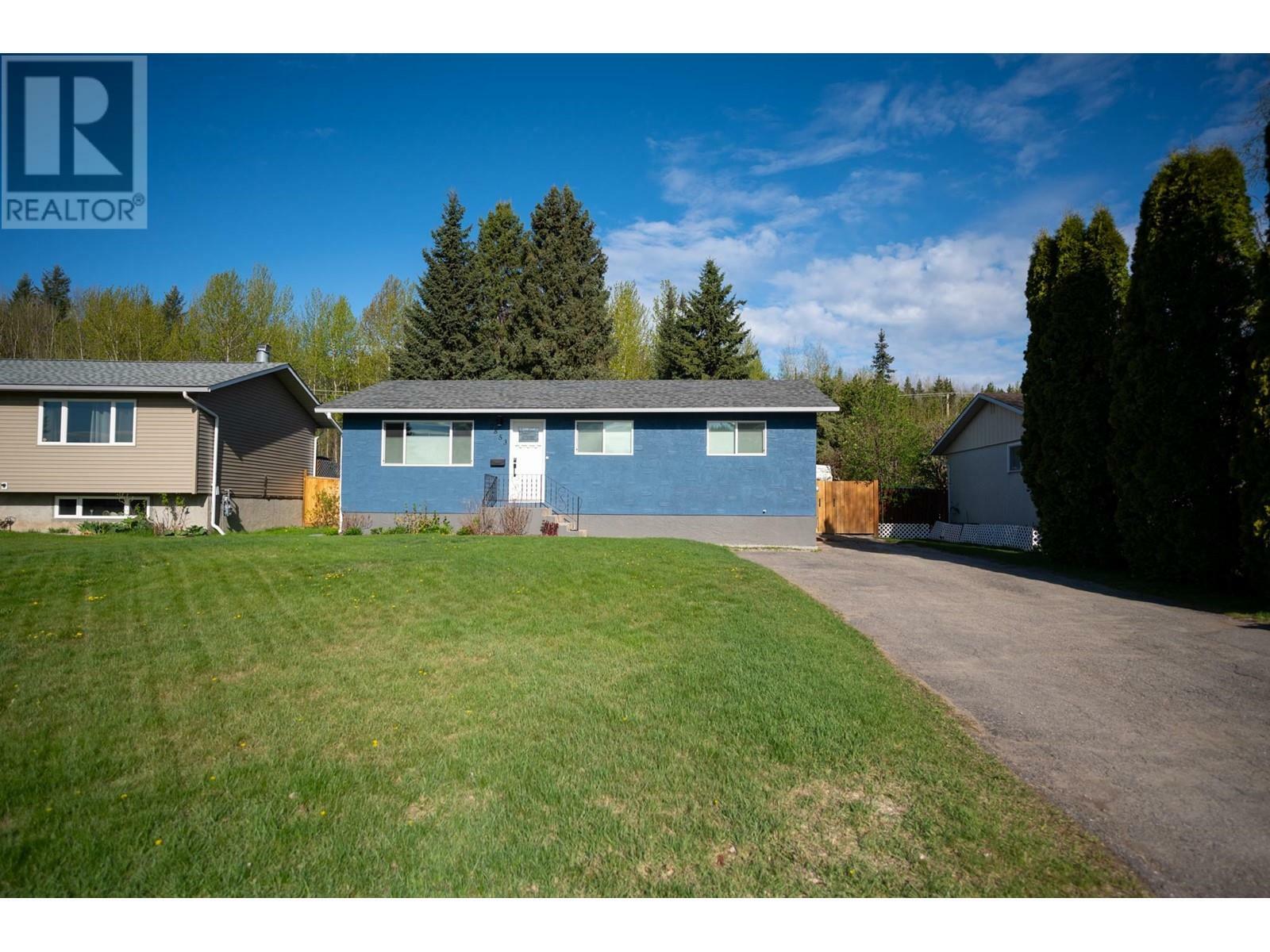 Photo de la propriété: 7853 Queens Crescent BC V2N 3H5