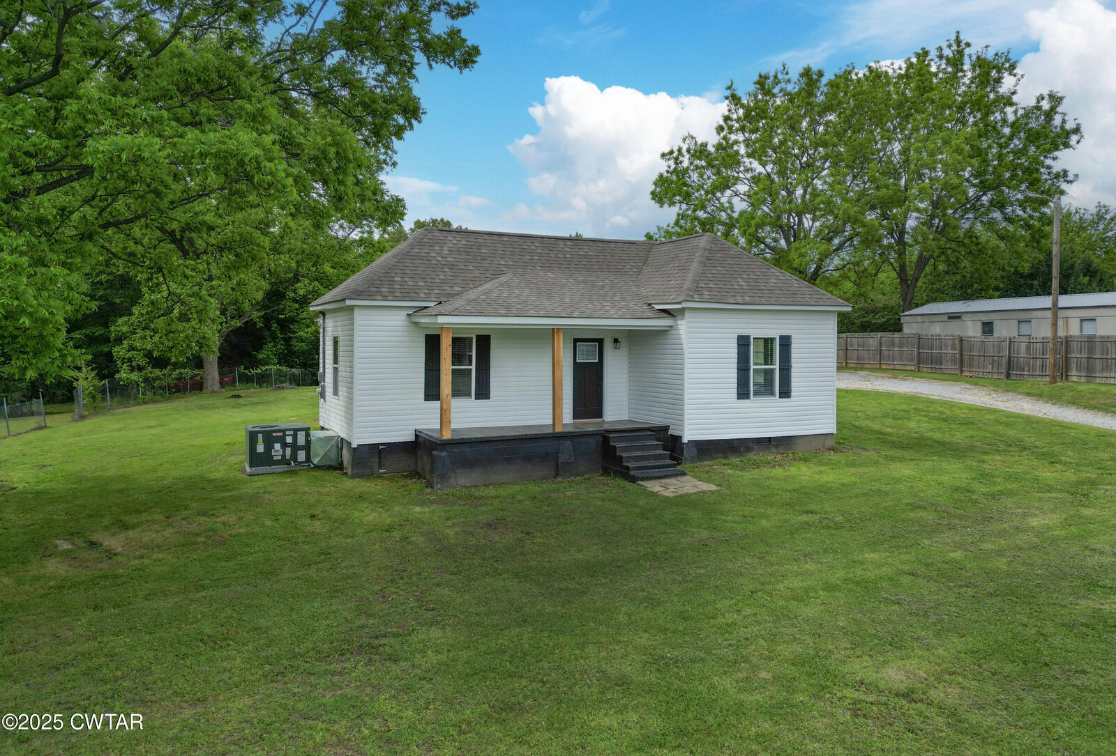 Property Photo: 127 Franklin Street TN 38337