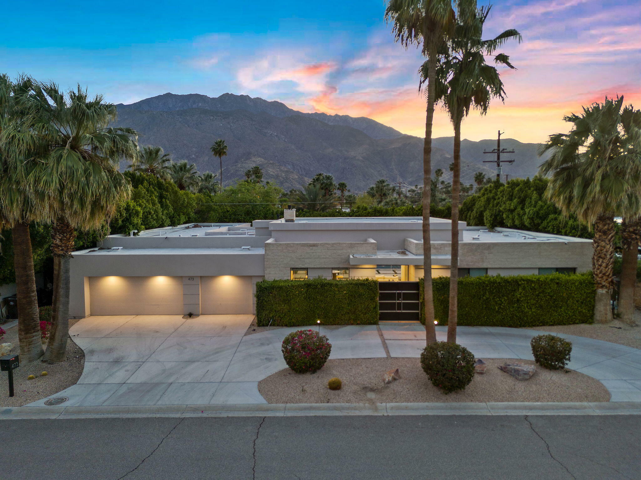 Property Photo: 473 N Burton Way CA 92262