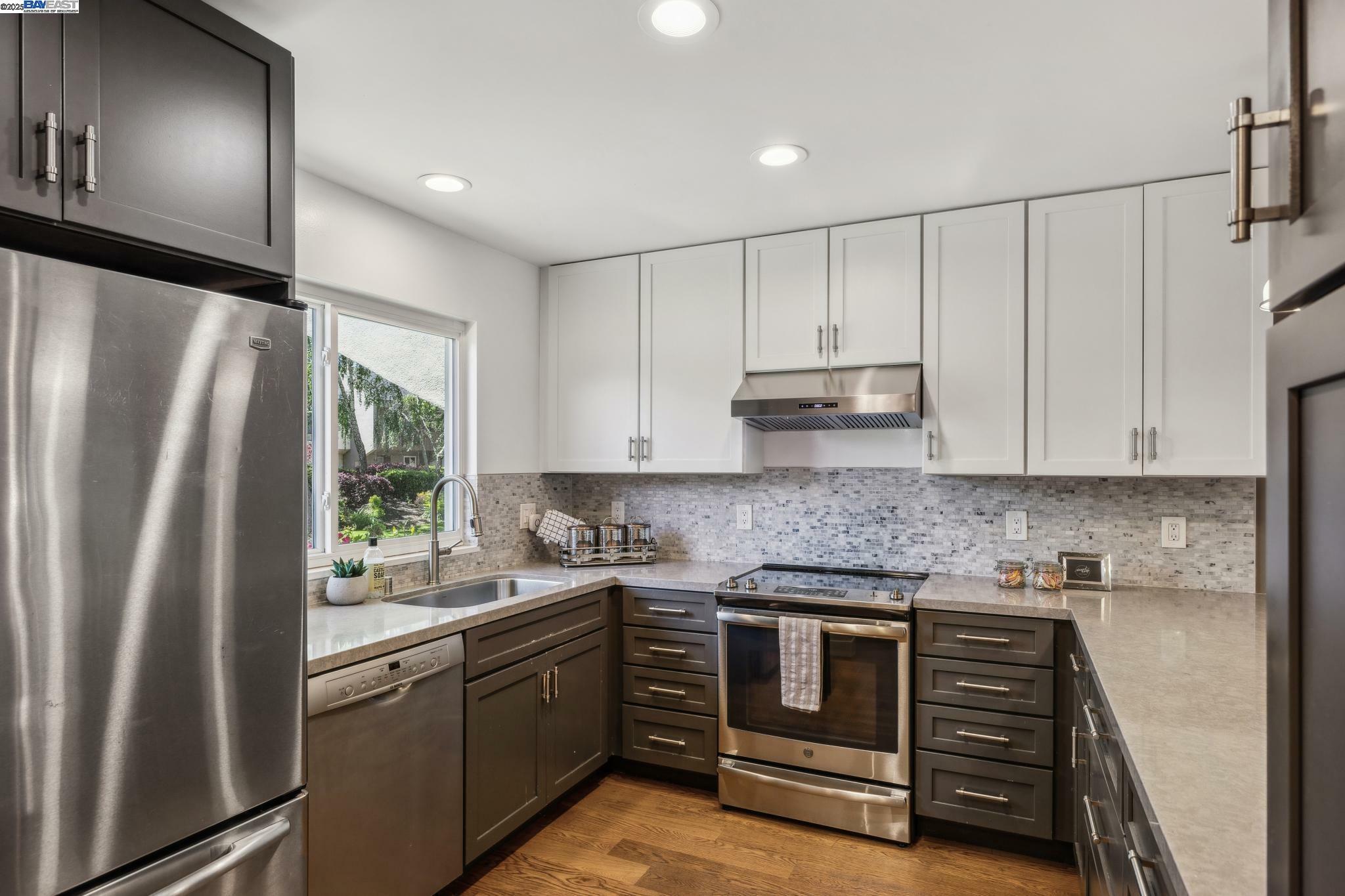 Property Photo: 3032 Alta Vista CA 94502