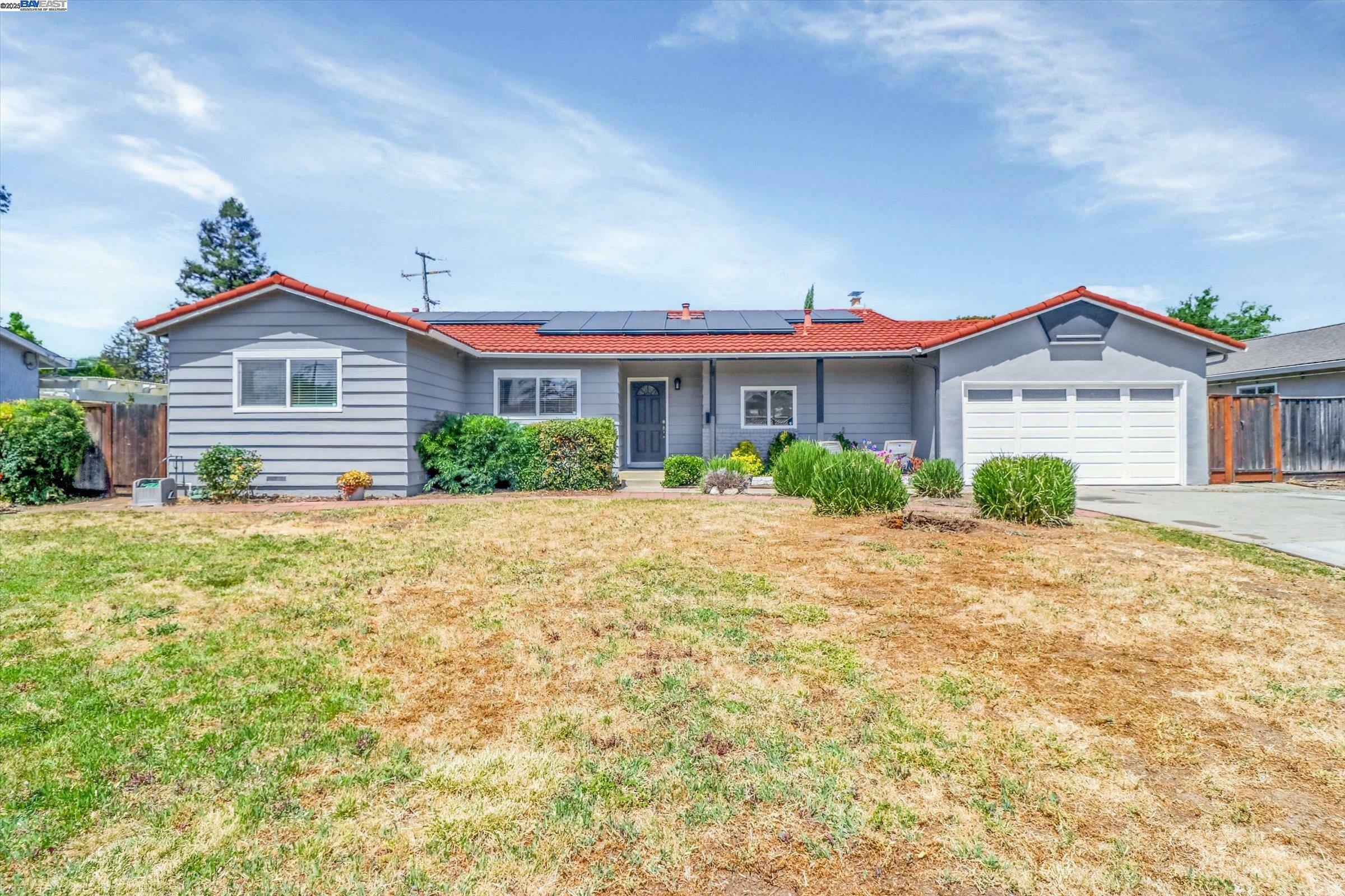 1691 Woodcrest Dr  Concord CA 94521 photo