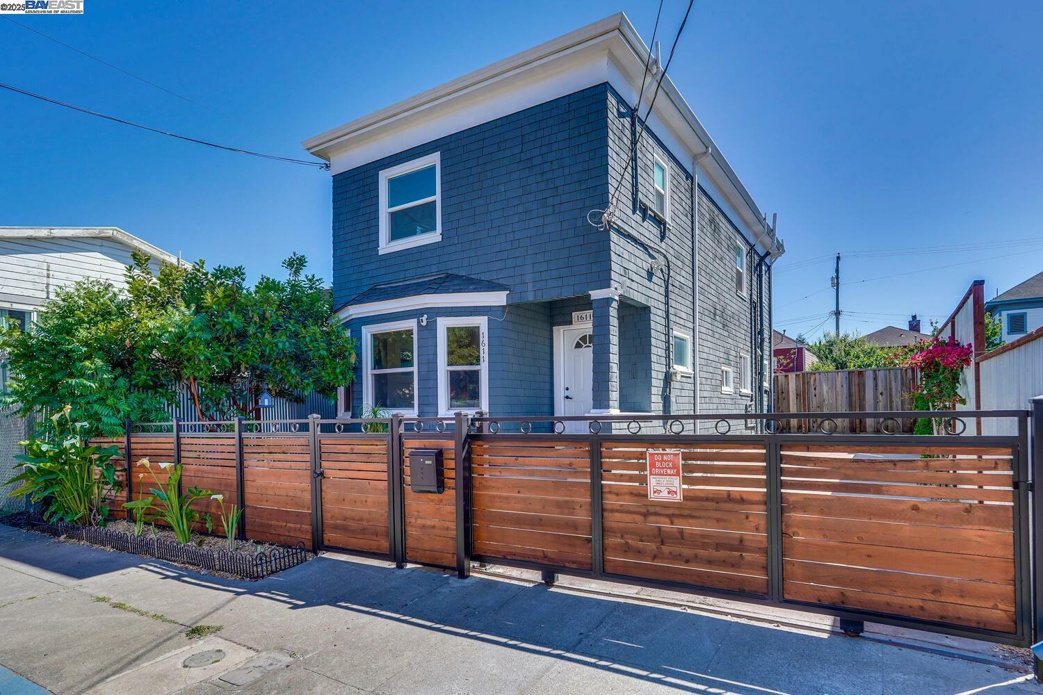 Property Photo: 1611 15th Street CA 94607
