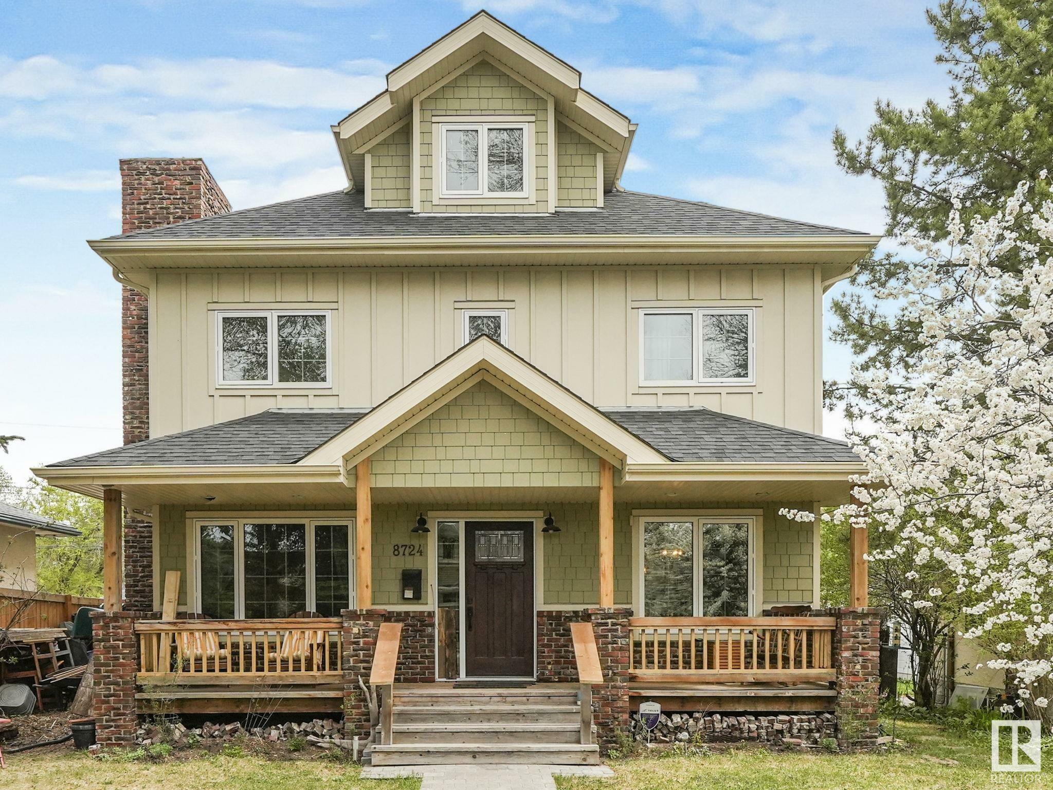 Photo de la propriété: 8724 92B Avenue NW AB T6C 1S9