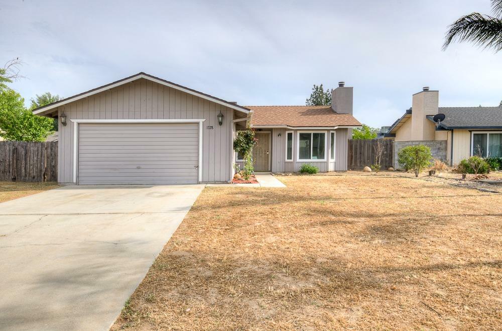 Property Photo:  1728 Gettysburg Avenue  CA 93611 