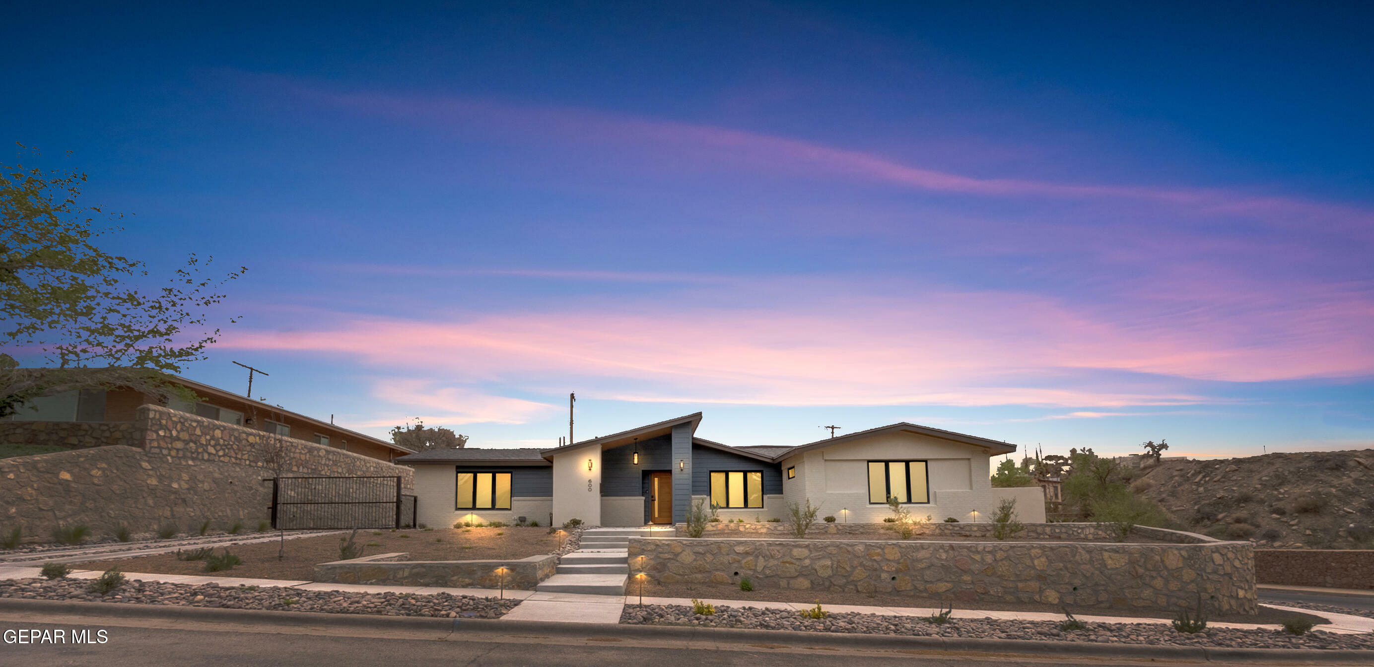 Property Photo: 600 La Cruz Drive TX 79902