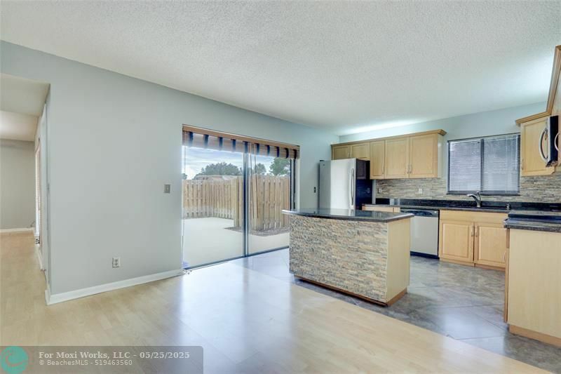 Property Photo: 4091 Palm Bay Cir D FL 33406