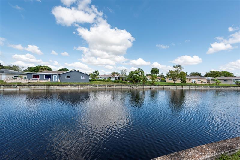 Property Photo: 6429 Pinehurst Cir W. C24 FL 33321