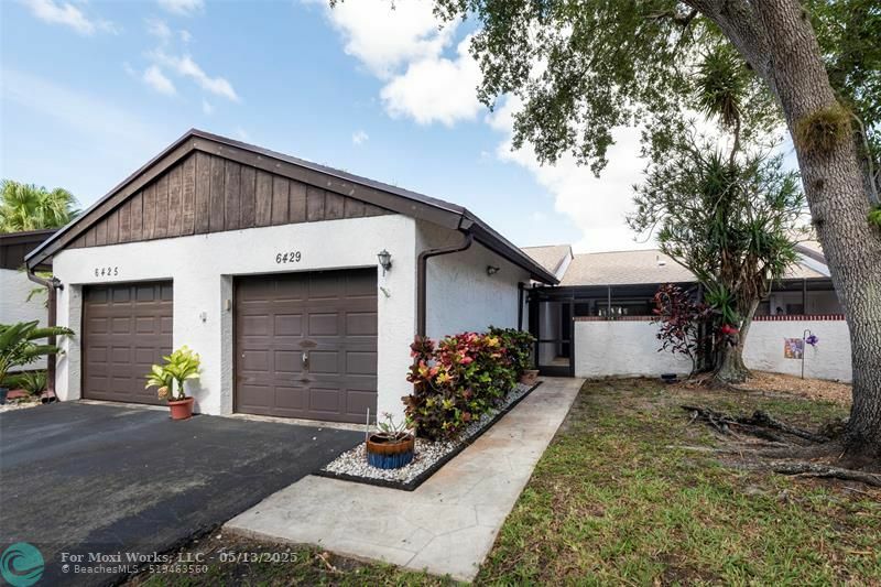 Property Photo: 6429 Pinehurst Cir W. C24 FL 33321