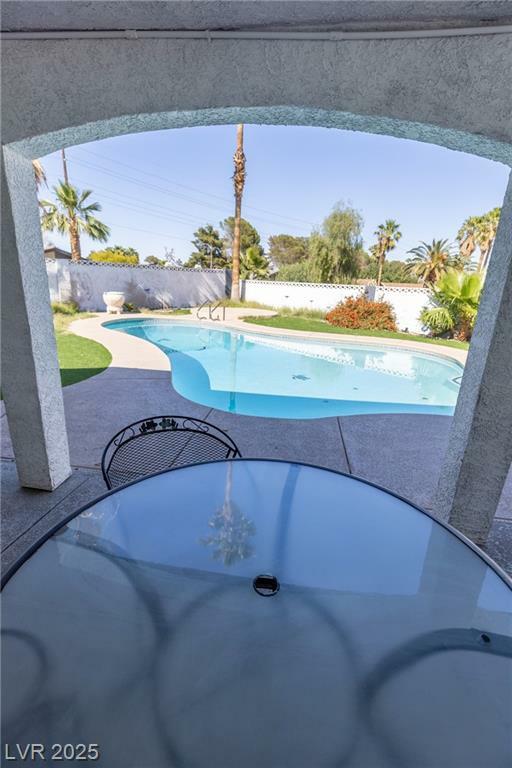 Property Photo: 2728 Topaz Court NV 89121