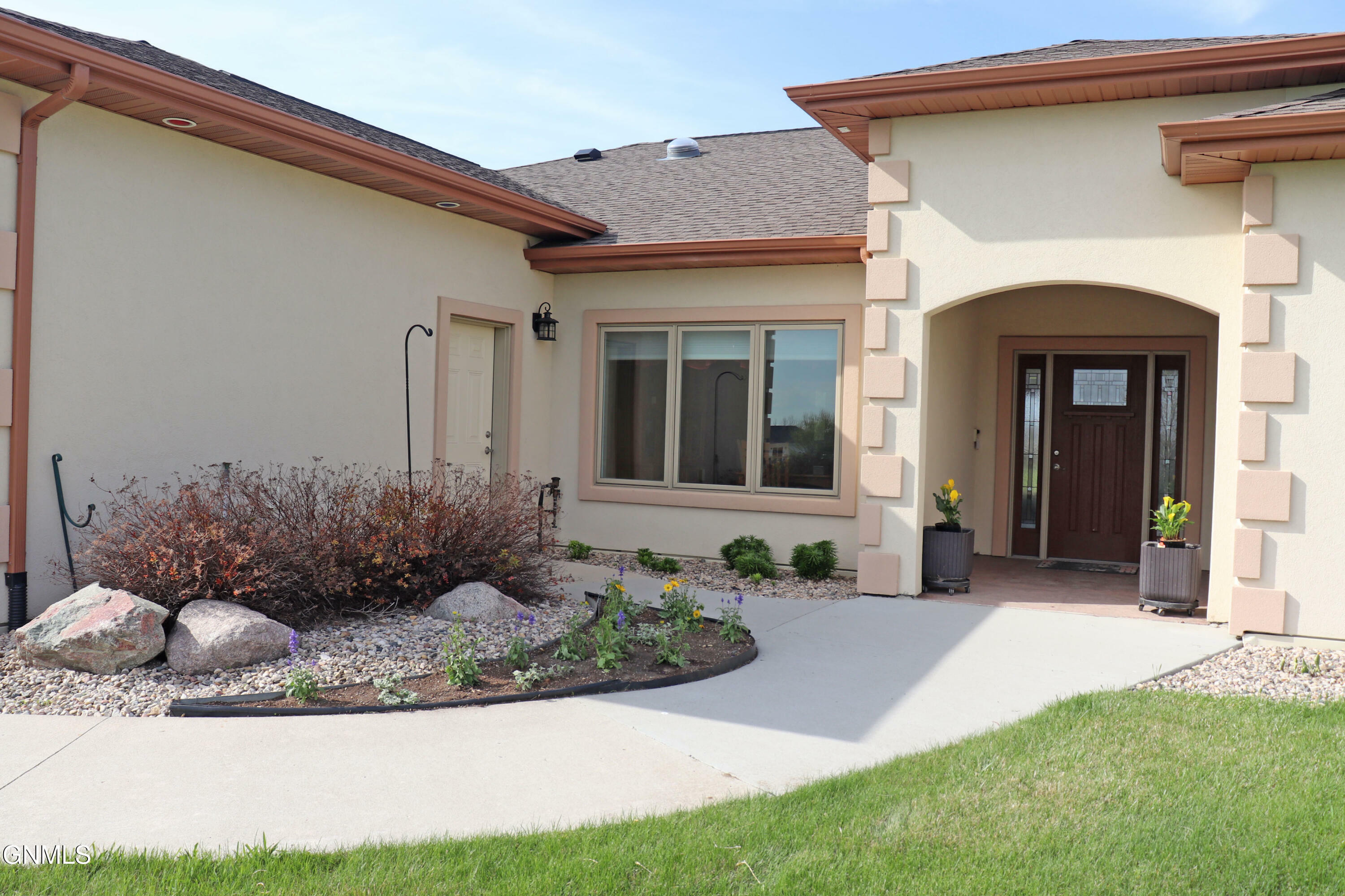 Property Photo: 6200 Dakota Country Drive ND 58503