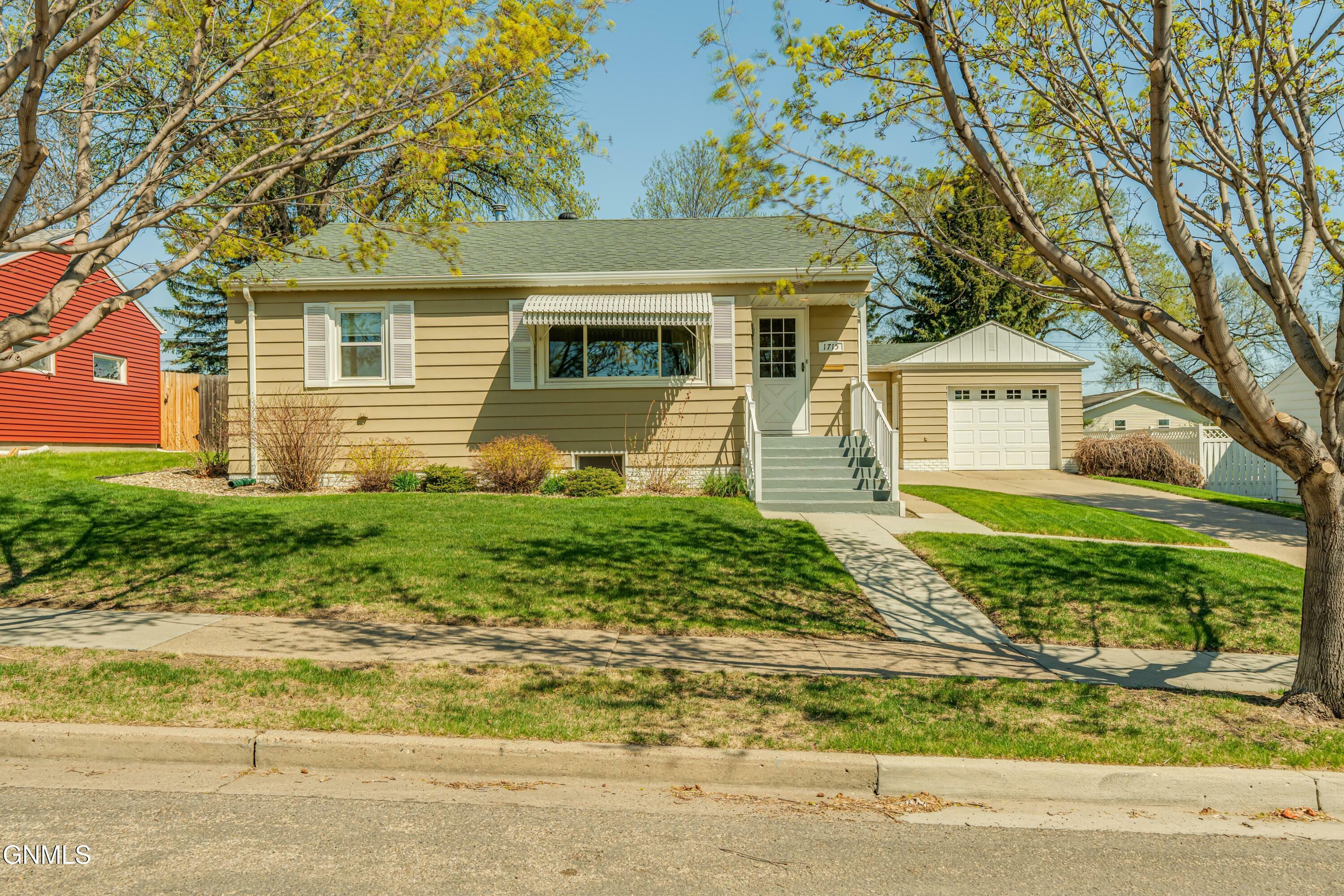 1715 N 6th Street  Bismarck ND 58501 photo
