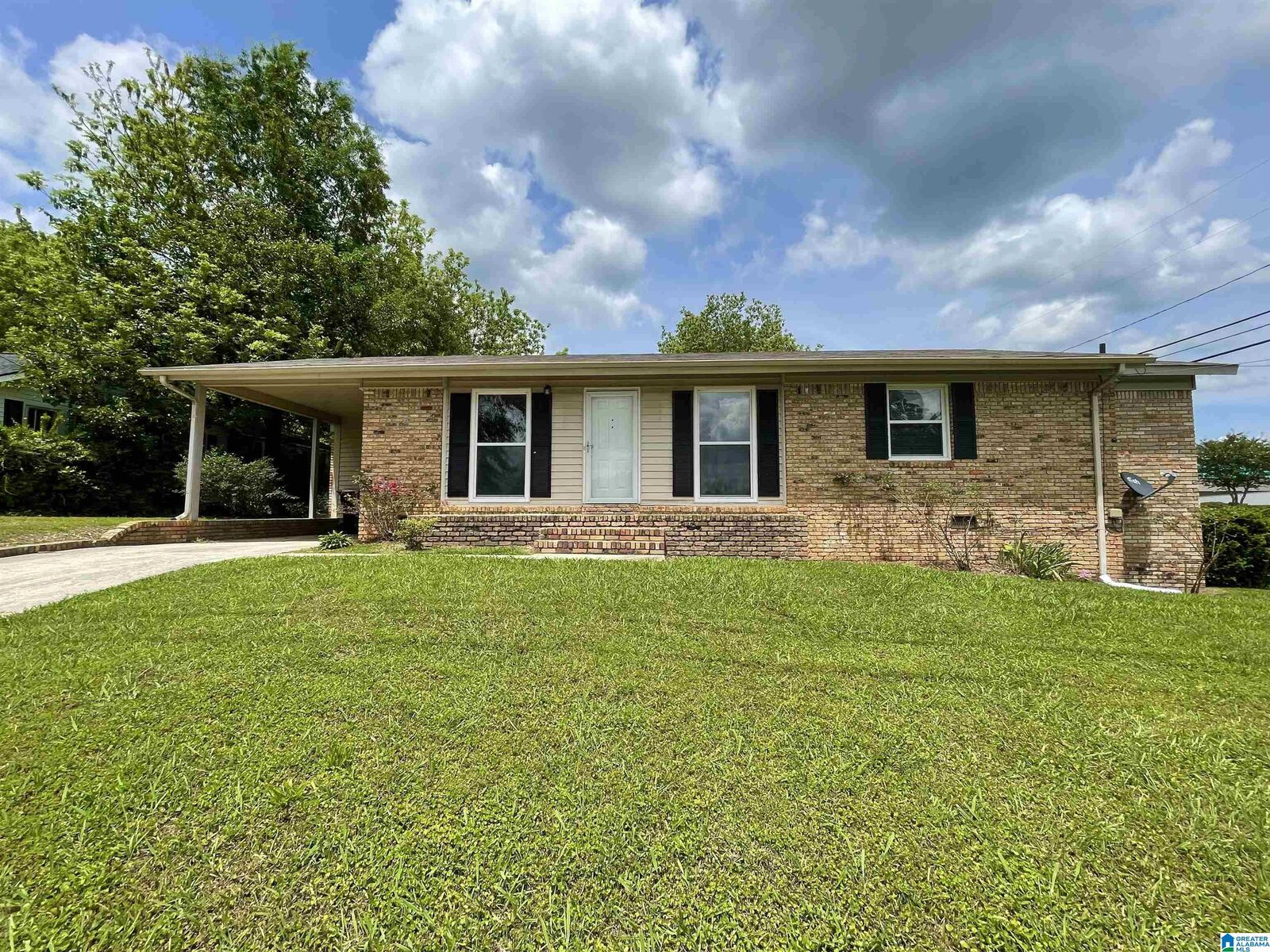 Property Photo: 1301 Ann Street AL 35055