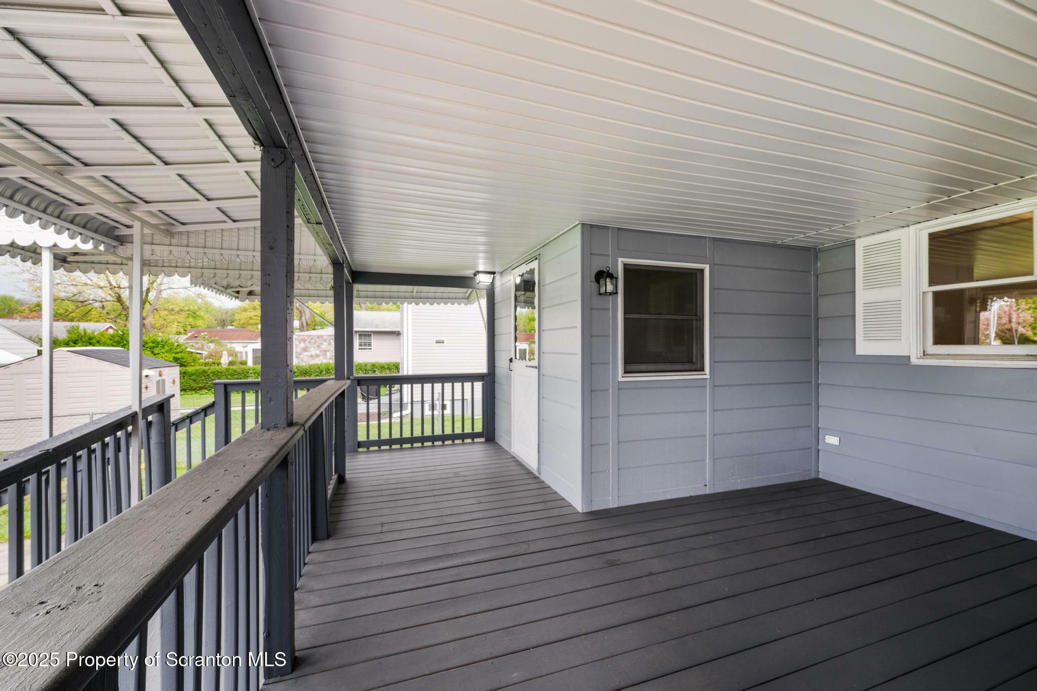 Property Photo: 215 Oak Street PA 18519