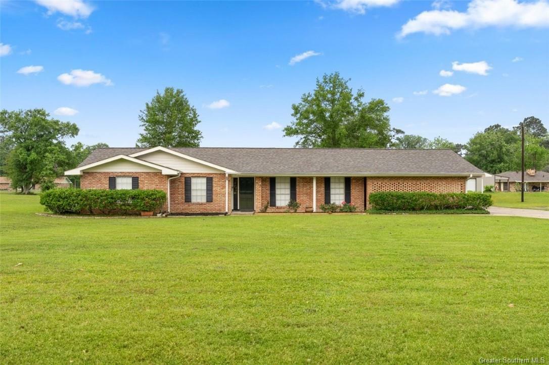 Property Photo: 213 Debra Lane LA 70611