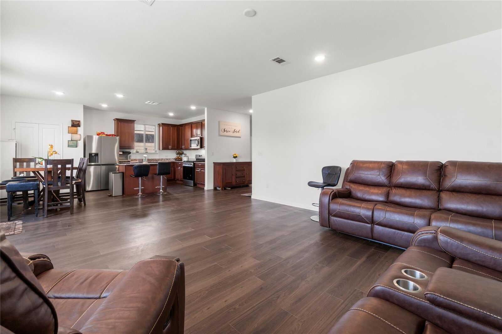 Property Photo: 247 Pine Cavern Drive TX 77378