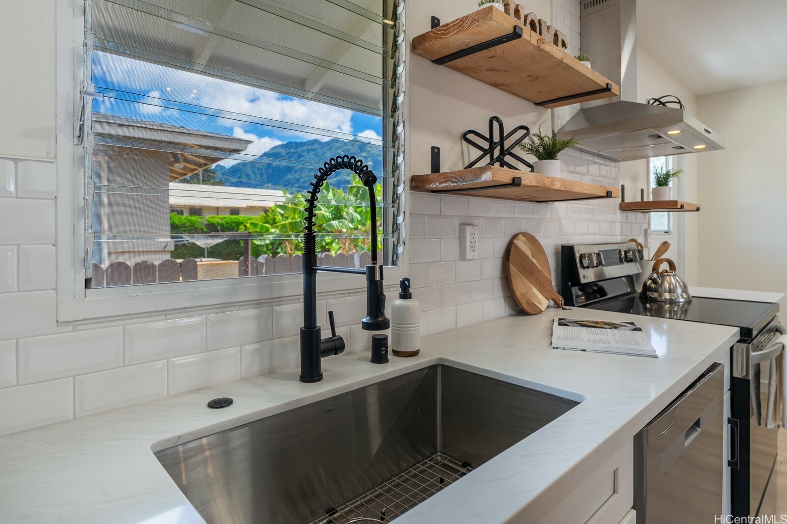 Property Photo: 84-990 Hana Street HI 96792