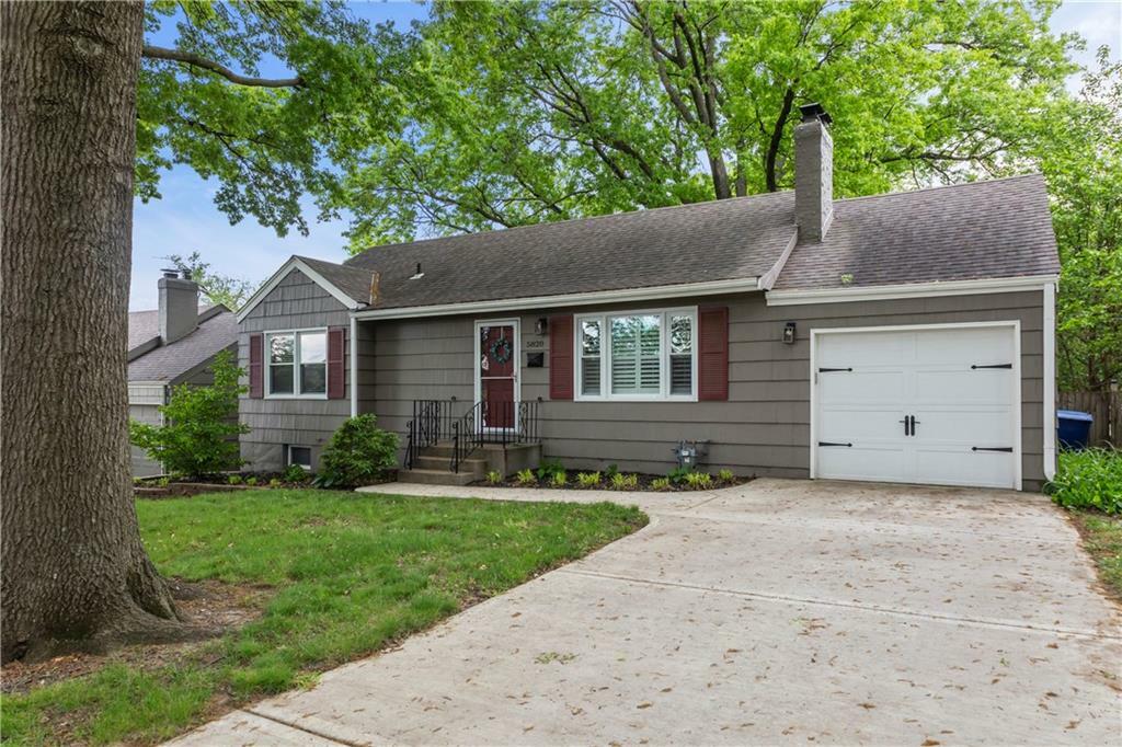 Property Photo: 5820 Beverly Avenue KS 66202