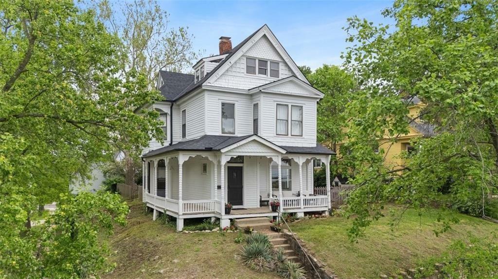 3601 State Line Road  Kansas City MO 64111 photo