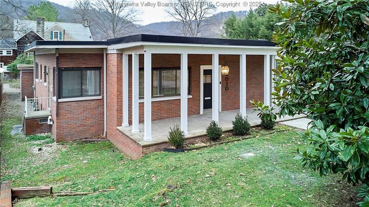 Property Photo:  4010 Virginia Avenue SE  WV 25304 