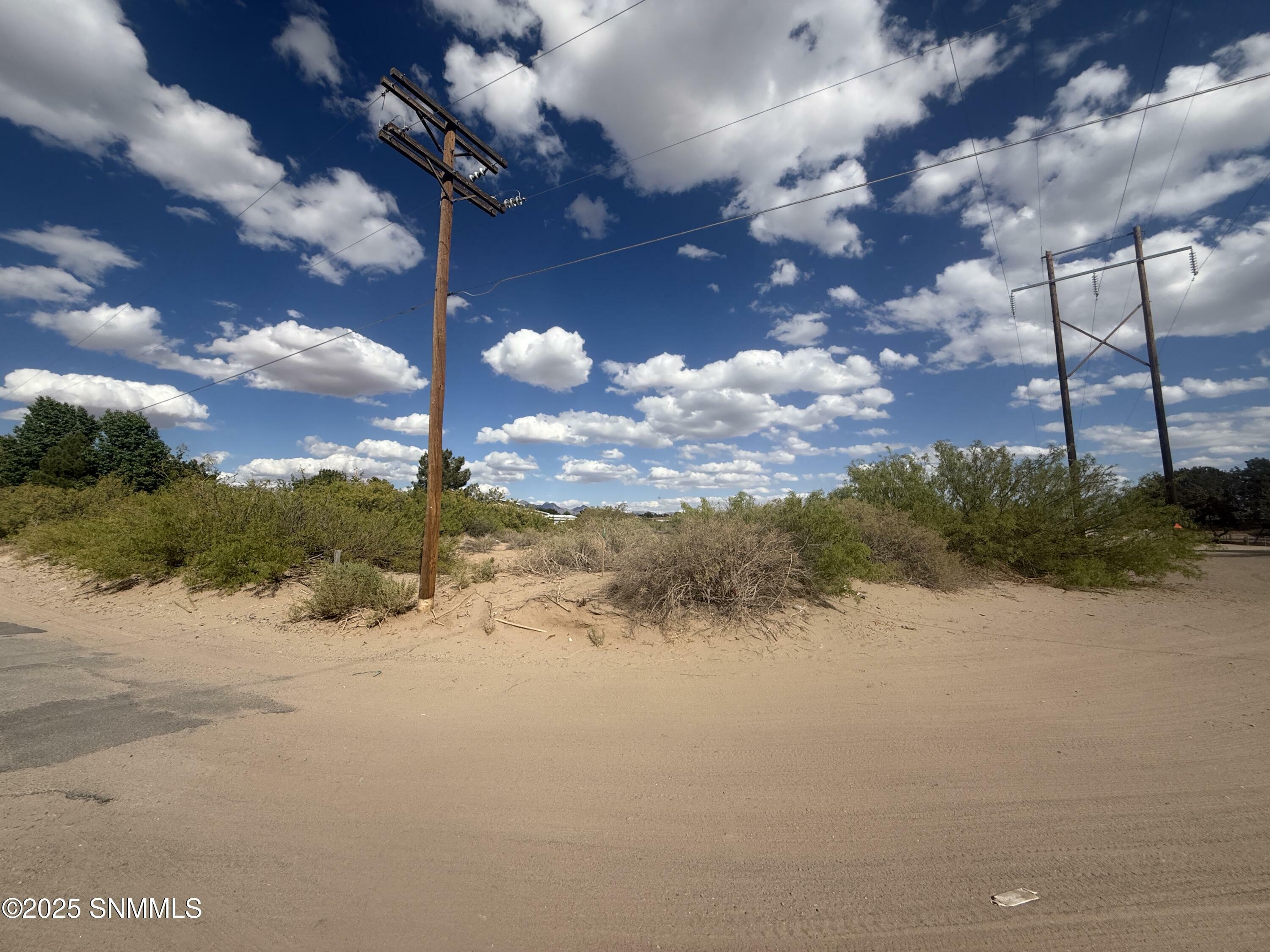 Property Photo:  
