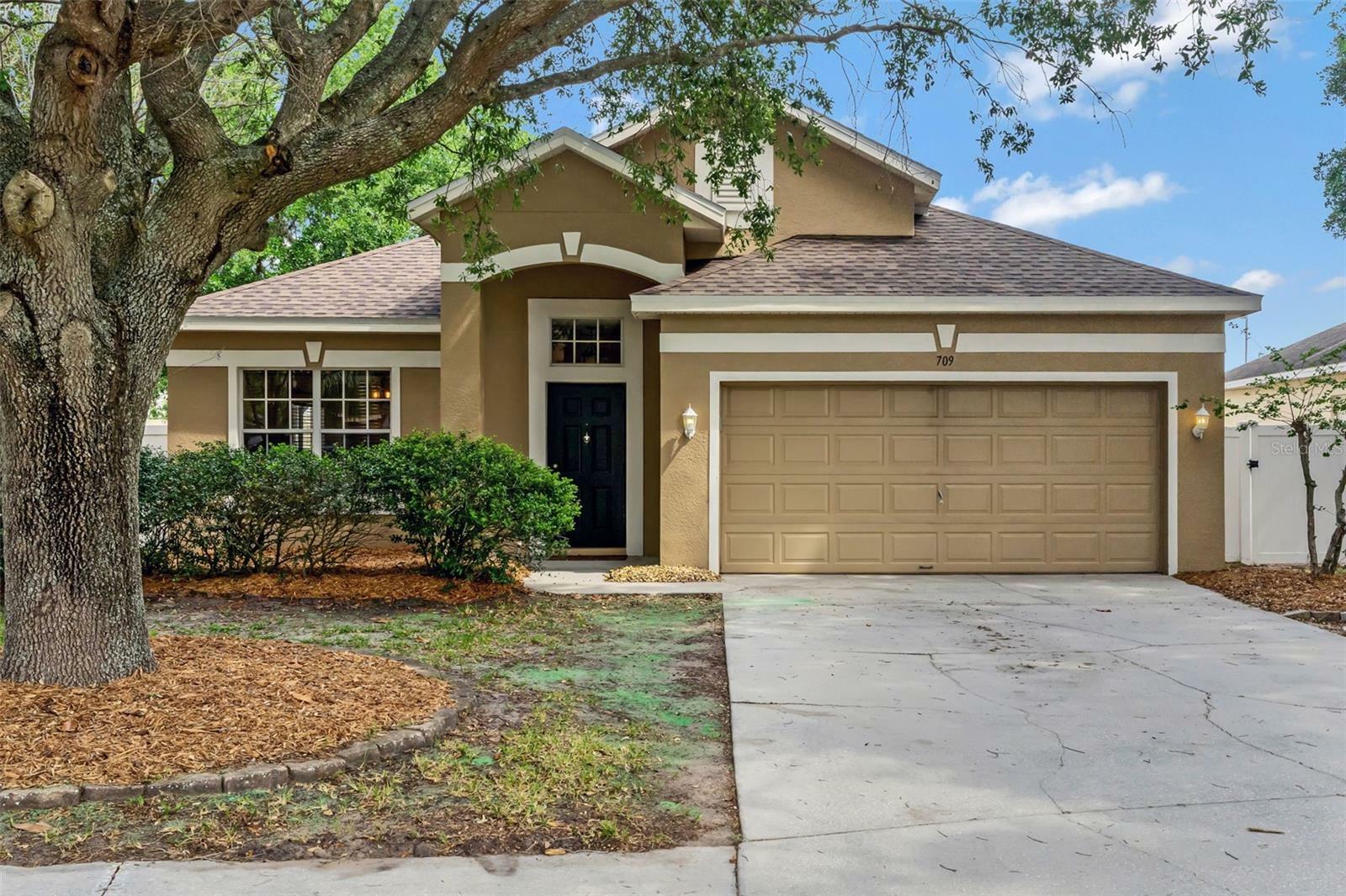Property Photo: 709 Strihal Loop FL 34787