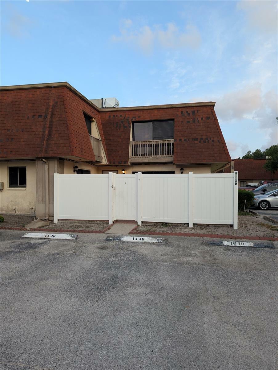 Property Photo: 8114 Oak Trace Way D FL 33634
