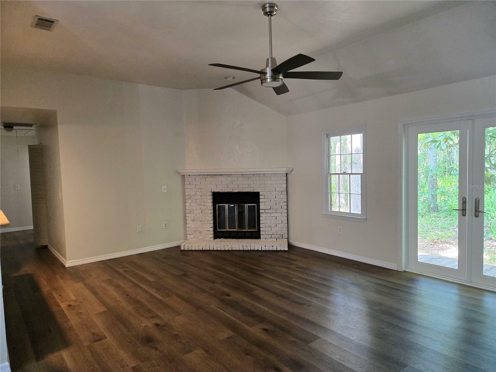 Property Photo: 8502 SW 52nd Place FL 32608